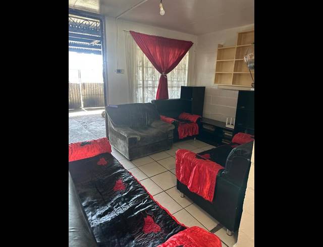 3 BEDROOM DUPLEX FOR SALE IN MANENBERG